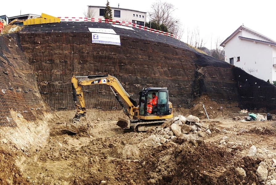 Ukázka kotvení stěn otevřeného zářezu pomocí zemních kotev
